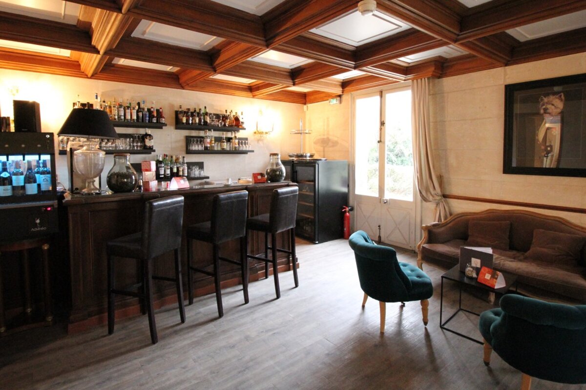Les Jardins des Frenes Restaurant, Avignon bar