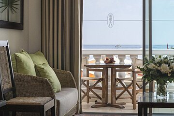 Tahiti Beach Hotel, Pampelonne Beach balcony
