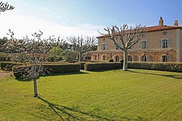 Winkworth Estate Agents, chateau