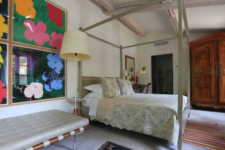 Quirky kitsch of Pastis Hotel