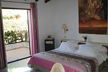 Mas Bellevue double bedroom