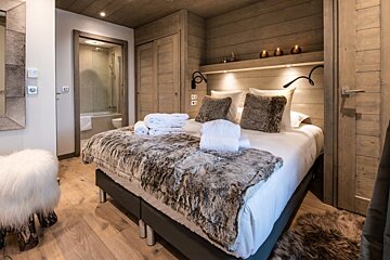 Yellowstone Lodge - No.2 Chalet, La Tania double room