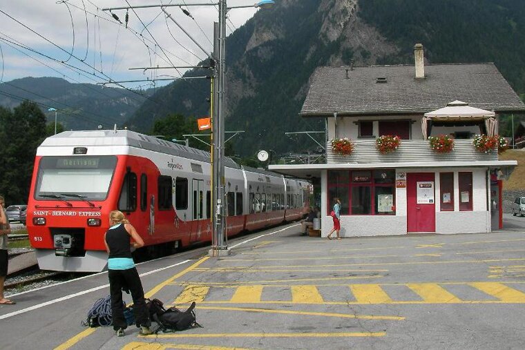 a train in verbier