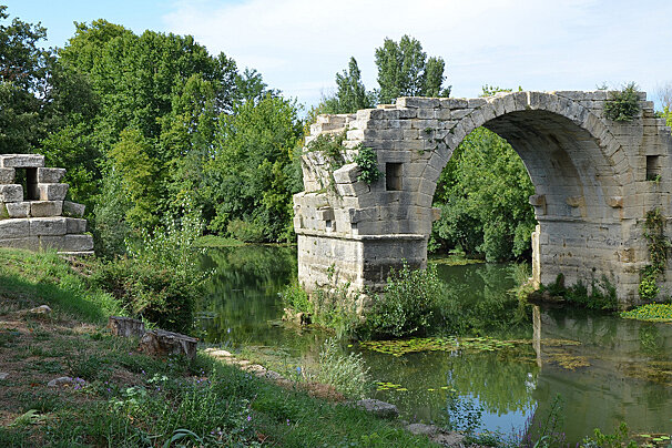 an old roman bridge