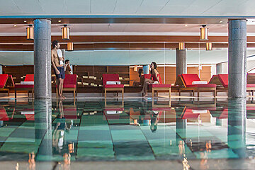 Cinq Mondes Spa, Val d'Isere pool