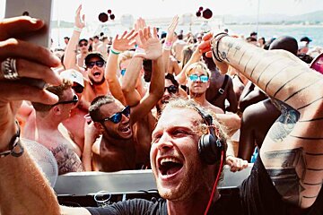 Cirque de la Nuit Pool and Boat Party Trip