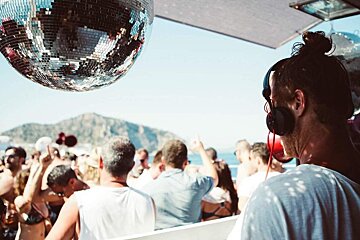 Cirque de la Nuit Pool and Boat Party Trip