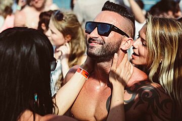 Cirque de la Nuit Pool and Boat Party Trip