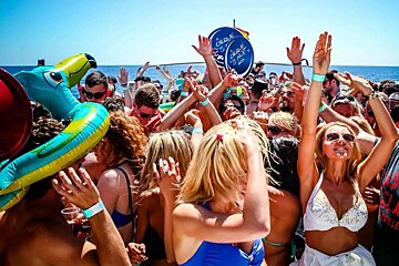 Cirque de la Nuit Pool and Boat Party Trip