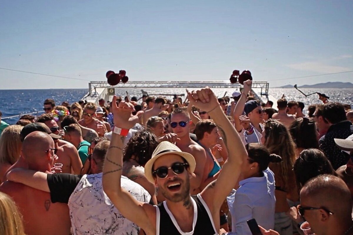 Cirque de la Nuit Pool and Boat Party Trip