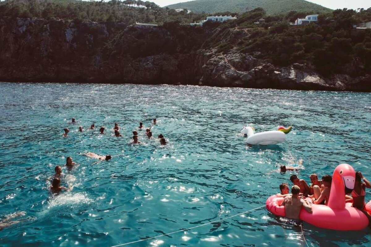 Cirque de la Nuit Pool and Boat Party Trip