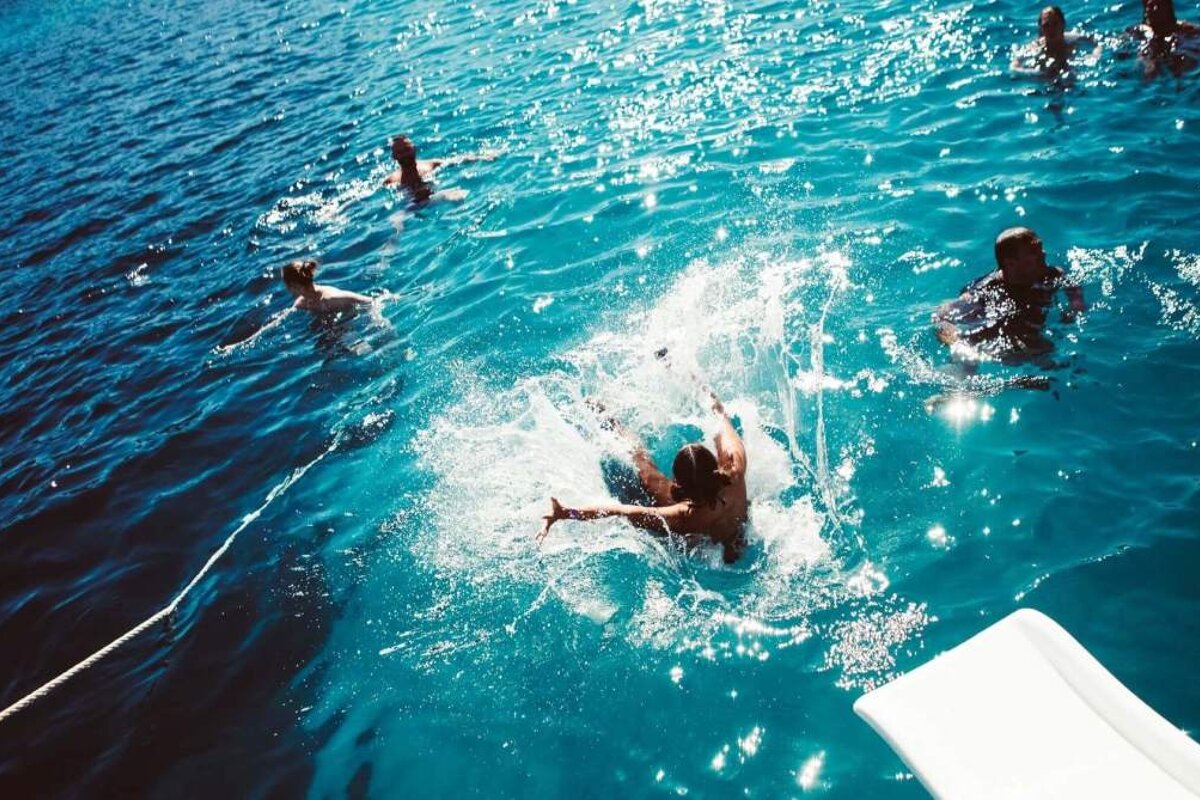 Cirque de la Nuit Pool and Boat Party Trip