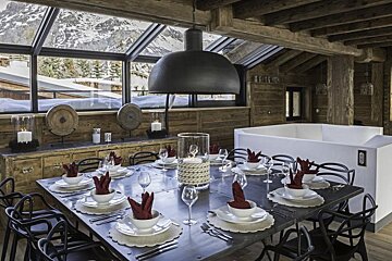 Daria Chalet, Val d'Isere - Centre dining room