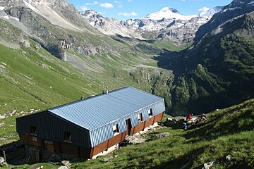 Refuge du Mont Pourri (2374M), Les Arcs exterior