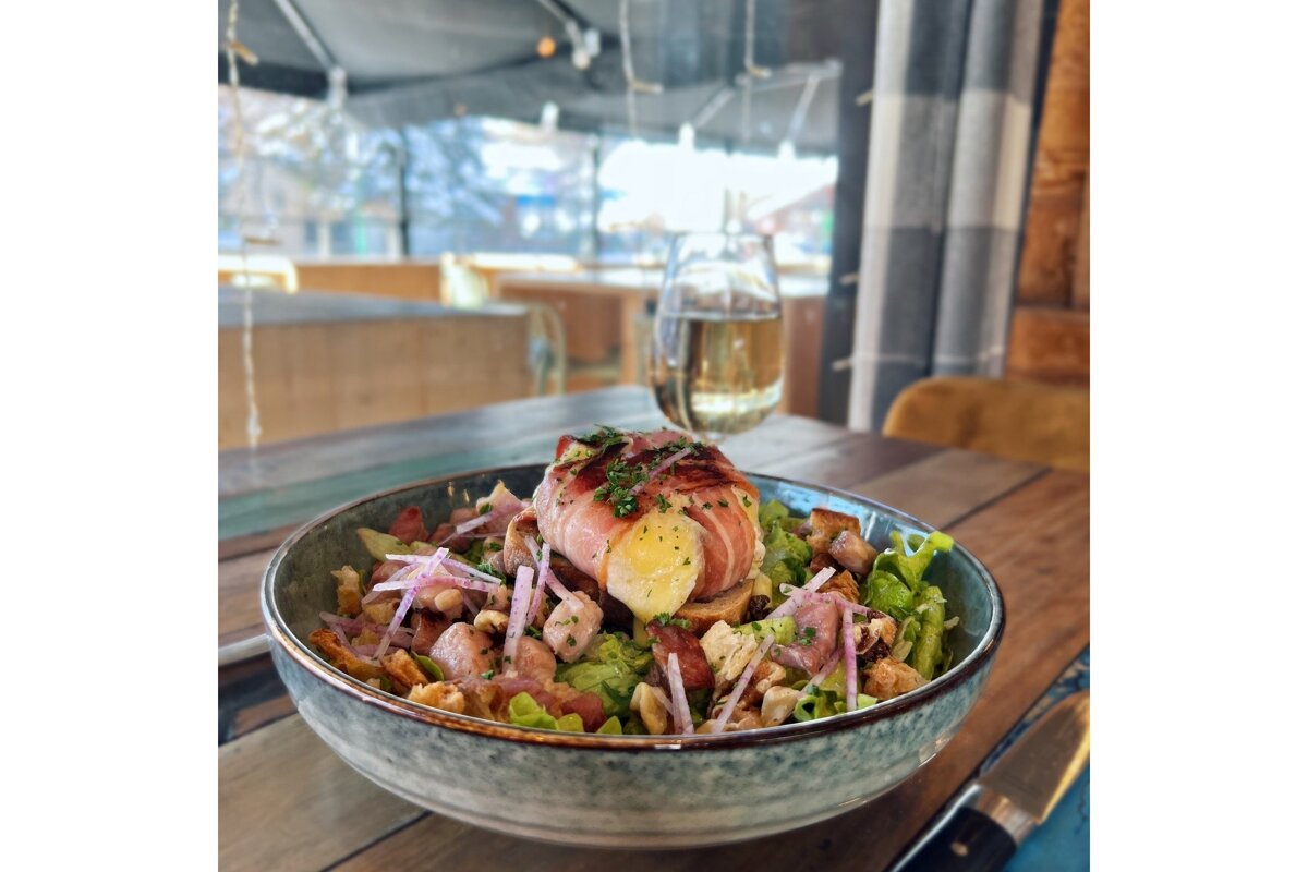 Slide Planet - The Shackleton Restaurant, 2 Alpes