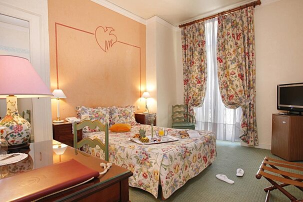 Imperator Hotel, Nimes double bedroom