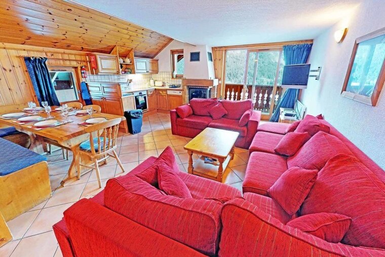 Jardin d'Hiver Soleil Duplex Apartment, Meribel - Centre living-room