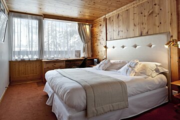 Les Sherpas Hotel, Courchevel 1850 double bedroom