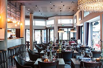 Pointe Isabelle Bar & Bistro Restaurant, Chamonix - Centre interior