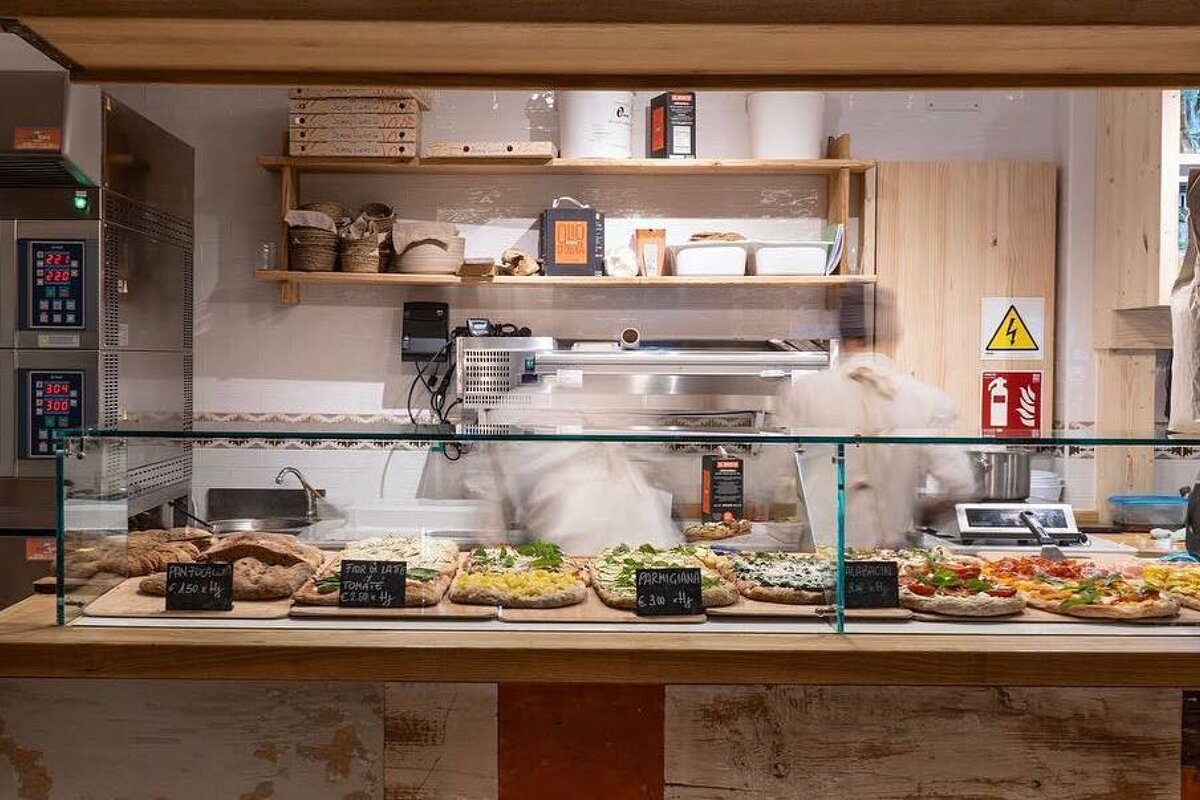 Bottega Il Buco, Santa Gertrudis interior