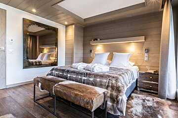Keystone Lodge - Apartment C15, Courchevel Moriond 1650 double bedroom