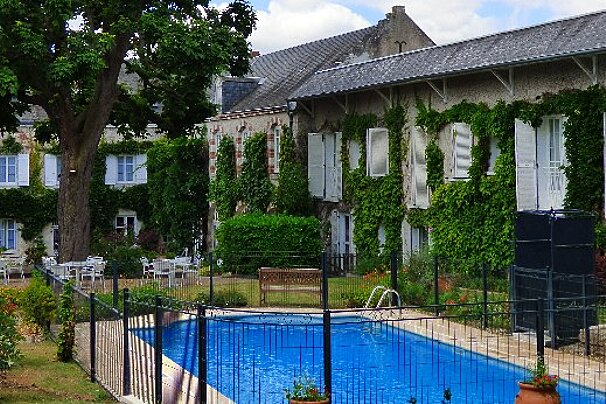 La Tonnellerie Hotel, Tavers exterior