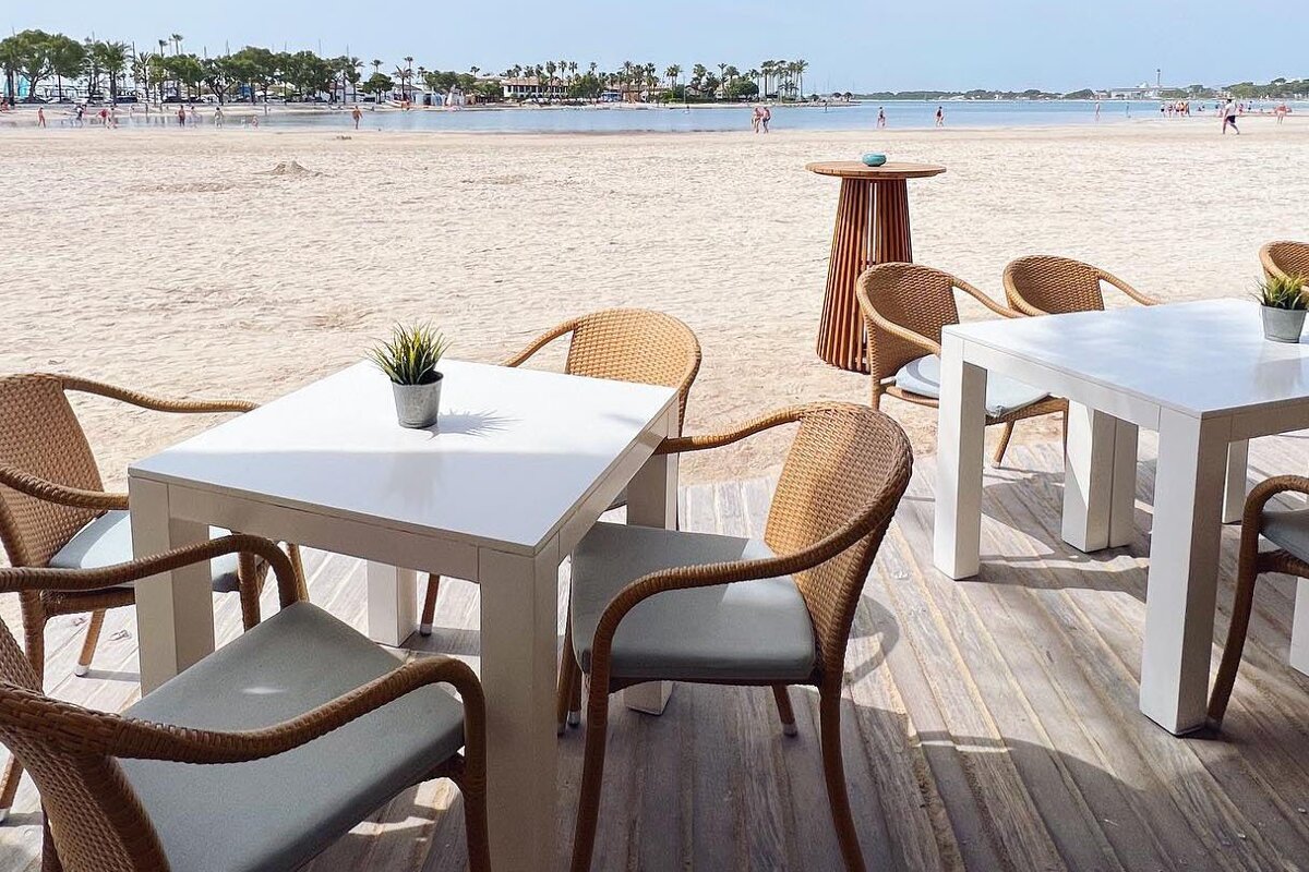 Pippers Restaurant Setting