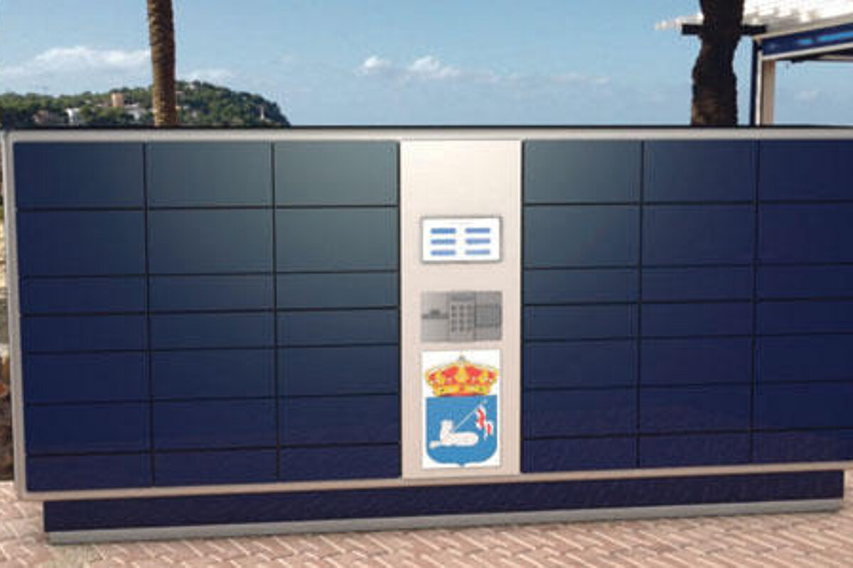 a picture of a new locker system on a beach in mallorca