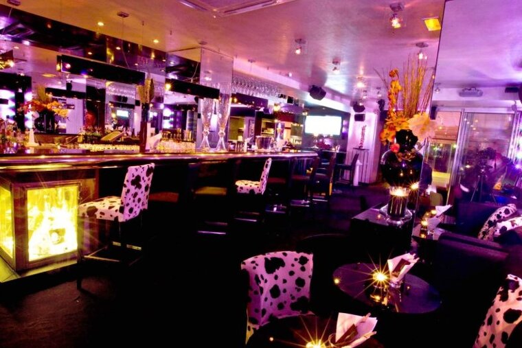 Le Quai interior