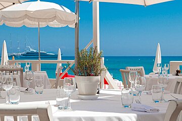 Plage Tropicana Beach Club, Saint Tropez terrace