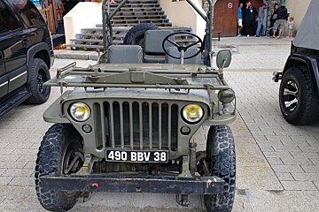 classic cars in 2 alpes Vintage Car Show