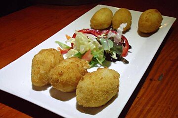 Rasca Lobos Restaurant, Sant Jordi style of cuisine