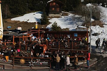 Blue Skies and Groomed Pistes , Verbier - Centre