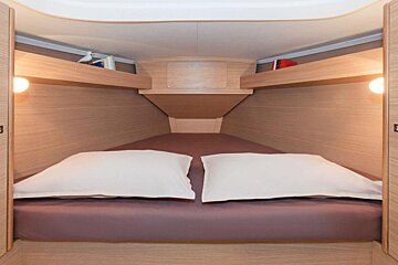 Dufour 350 GL 10.2m Sailing Yacht, Palma de Mallorca cabin