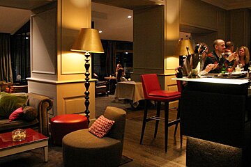 Hotel Mont Blanc - Bar Review