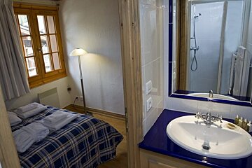 L'Aiglon 22 Apartment, Val d'Isere - Centre double bedroom