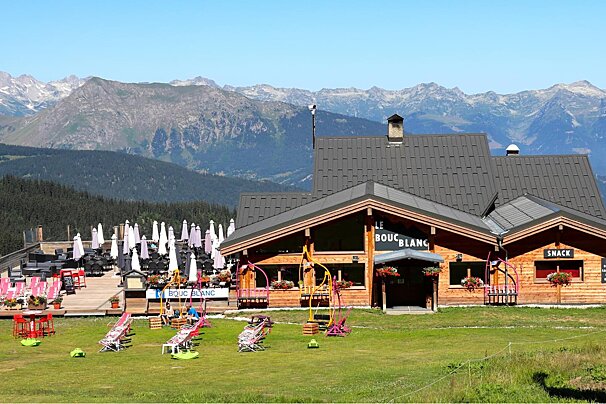 Le Bouc Blanc Restaurant, La Tania exterior