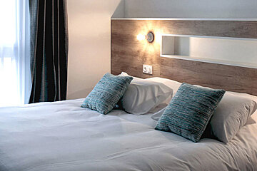 Le Collognes Hotel, Brive-la-Gaillarde double bedroom