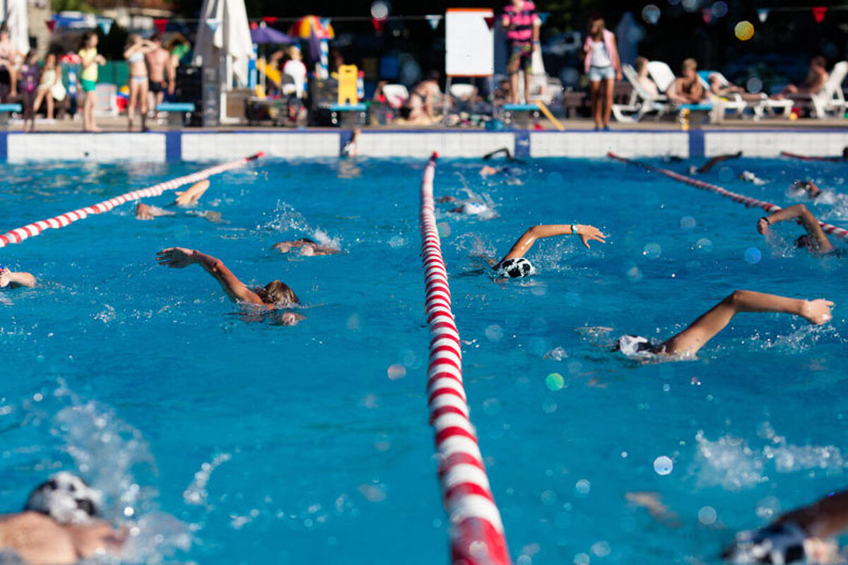 Parc des Dereches, Morzine pool