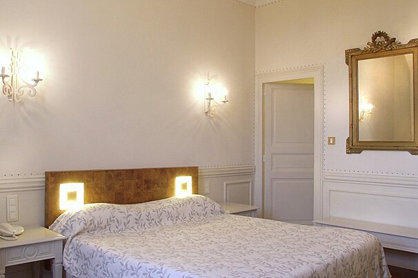 Tertres Chateau, Onzain double bedroom
