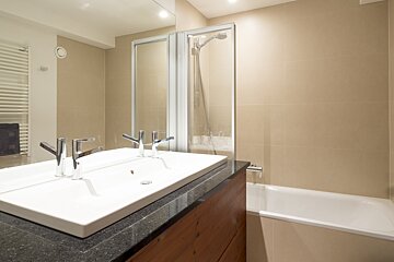 Belette 8 Apartment, Verbier bathroom