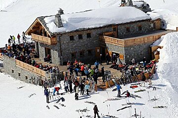 La Cascade Restaurant, Le Fornet exterior