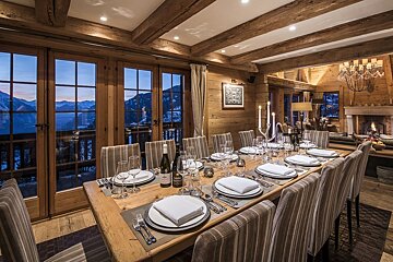 Milou Chalet, Verbier - Centre dining area