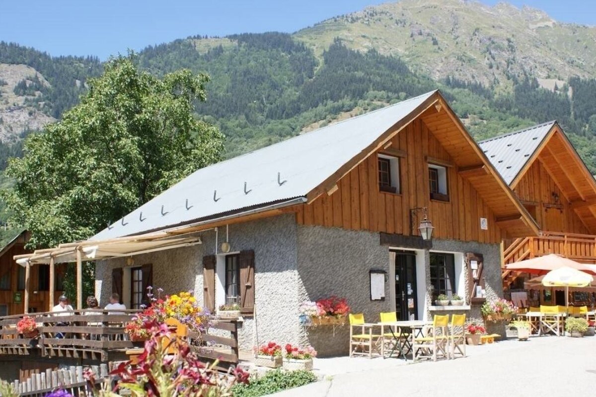Chez Passoud Restaurant, Oz en Oisans exterior