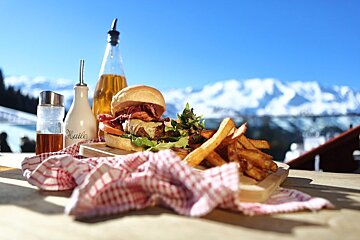 Burger at Rond Point Meribel