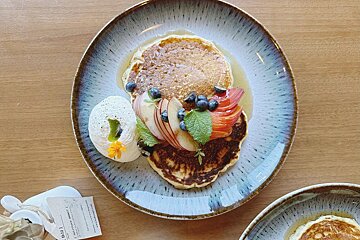 A plate of food with a tag that says no.1 on it