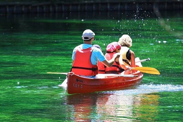 AFDA Canoe & Kayak, Lauris