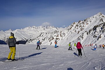Cruising the blue runs in Les Arcs in 2019