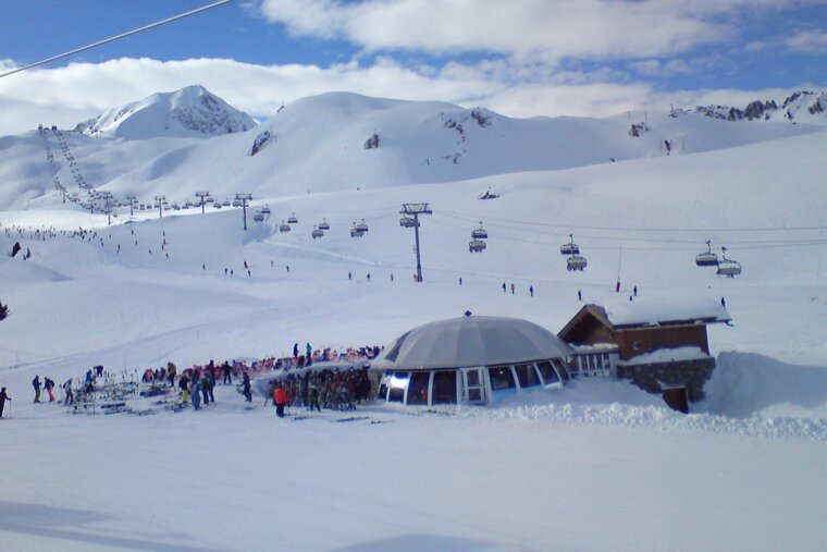 Cruising the blue runs in Les Arcs in 2019
