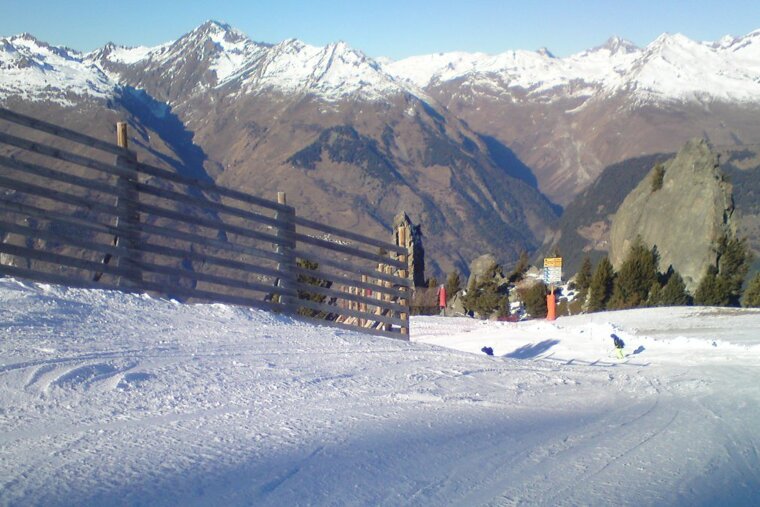 Cruising the blue runs in Les Arcs in 2019